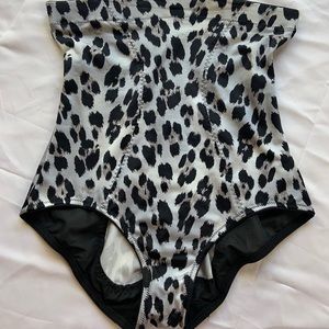 VS Hugh me Tight Highwaist Shape Brief